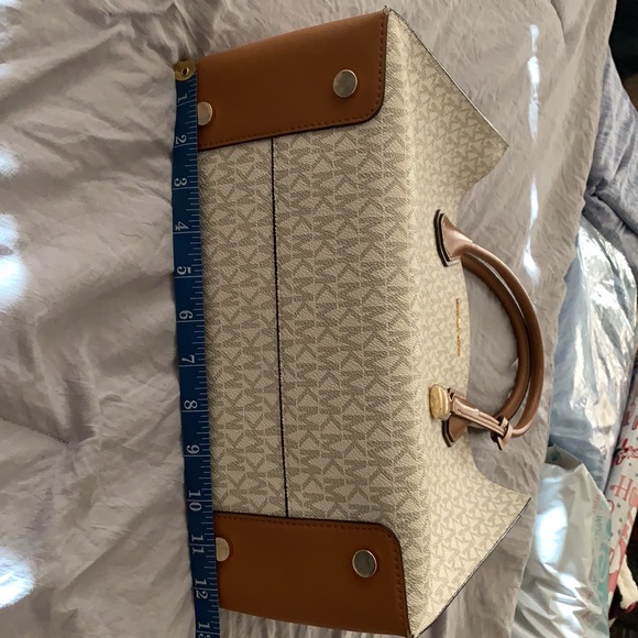 Michael Kors handbag - Picture 8 of 11